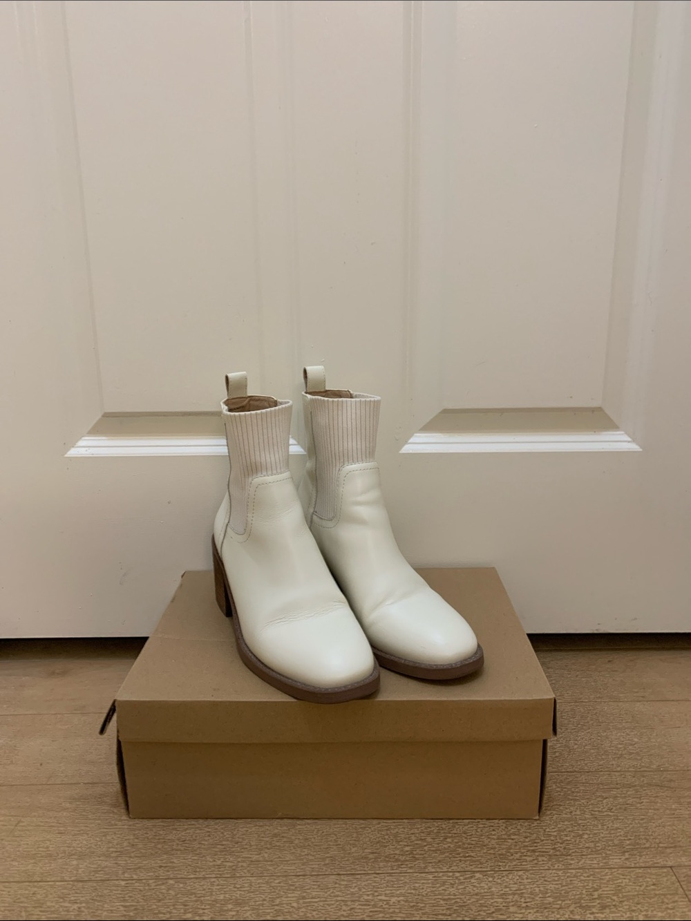 Steve Madden Admire Bone Leather Ankle Boots Size 7.5